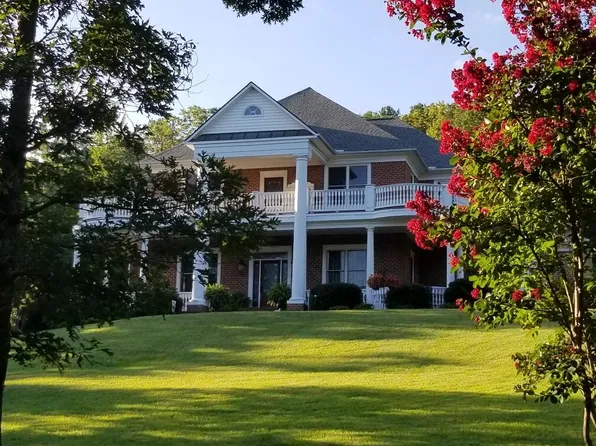 2015 Richland Hills Dr, Salem, VA 24153