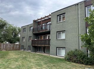 208 Lindsay Pl #17, Saskatoon, SK S7H3E6