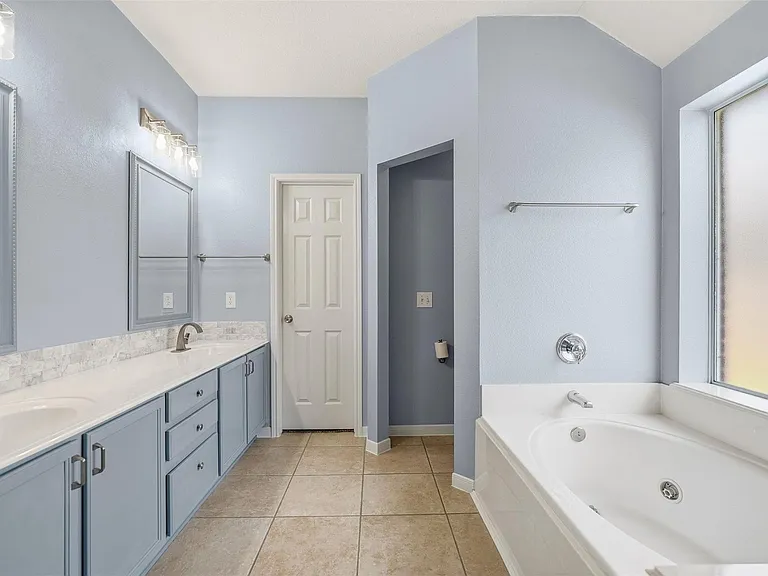 20019 Hardsville Dr — Photo 16