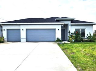 924 NE 11th Terrace Cpe, Fort Myers, FL 33901