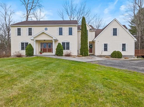 87 Dean Trl, Spencerport, NY 14559