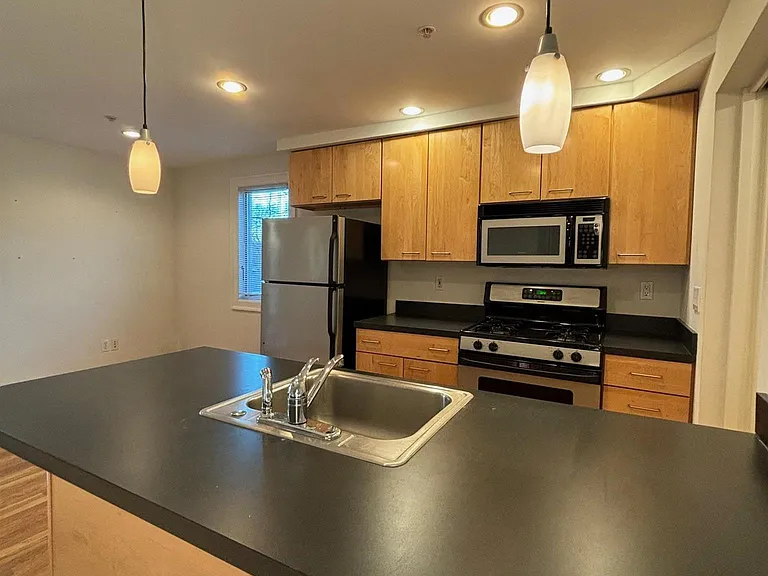 1012 Massachusetts Ave — Photo 5