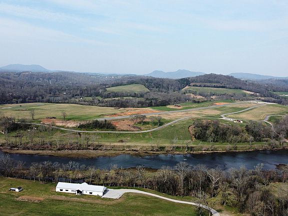 3rd image of 747 Stone Rd