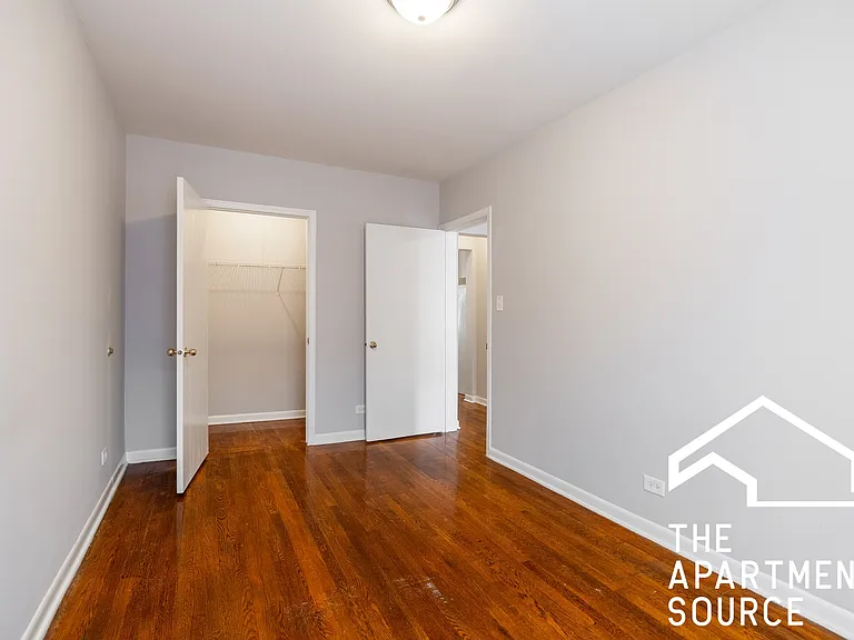 5748 N Winthrop Ave #1 — Photo 8