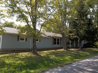 910 E 2nd St, Buckner, IL 62819