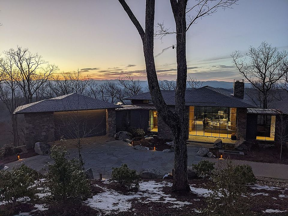 2nd image of 242 Skycliff Dr