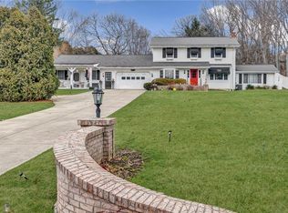 121 Pinebrook Dr, Beaver Falls, PA