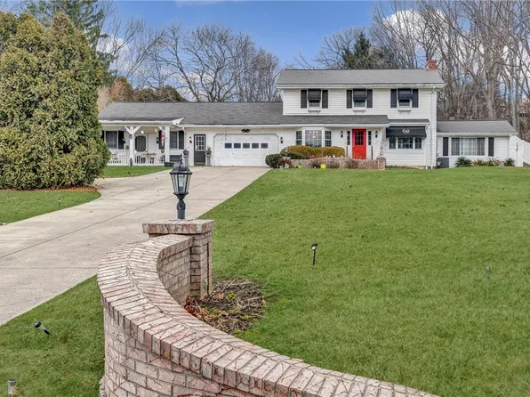 121 Pinebrook Dr, Beaver Falls, PA 15010