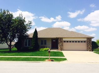 575 Sandburg Dr, Manteno, IL 60950