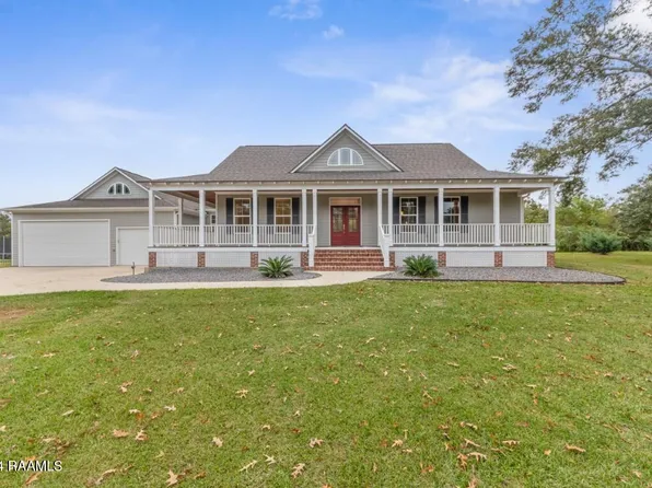 12601 Rue De Bayou Rd, Abbeville, LA 70510