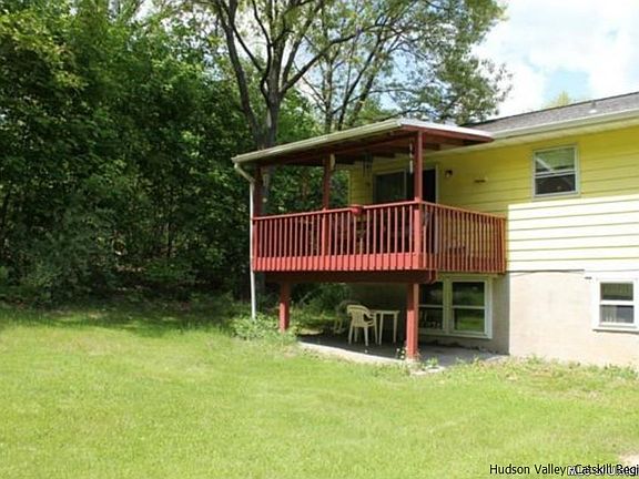 3rd image of 28 Sharon Dr