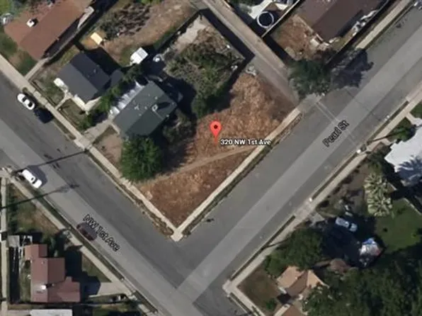 320 NW 1st Ave, Visalia, CA 93291