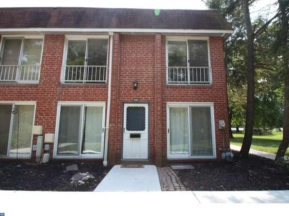 107 Lexington Ct, Warminster, PA 18974