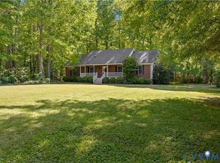 9281 Forestdale Dr, Amelia Court House, VA 23002