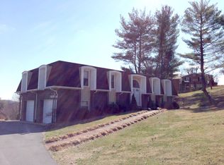 250 Overlake Dr, Bristol, VA 24201