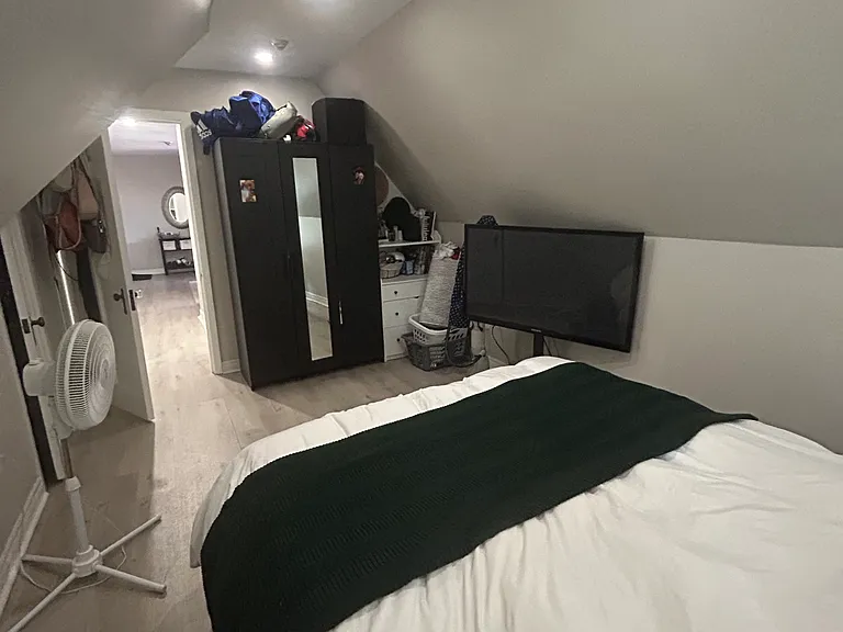 262 James St S #301 — Photo 10