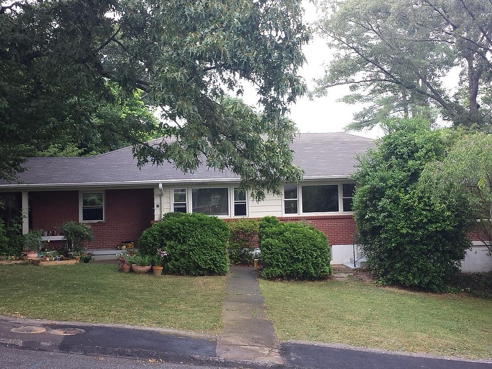 15 Sandon Drive, #13 Entrance at side off driveway