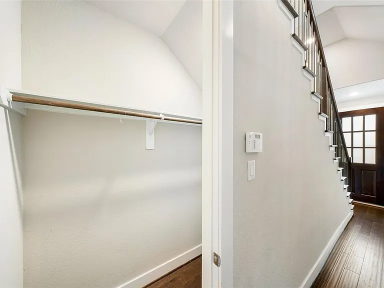 420 W 28th St #D — Photo 5