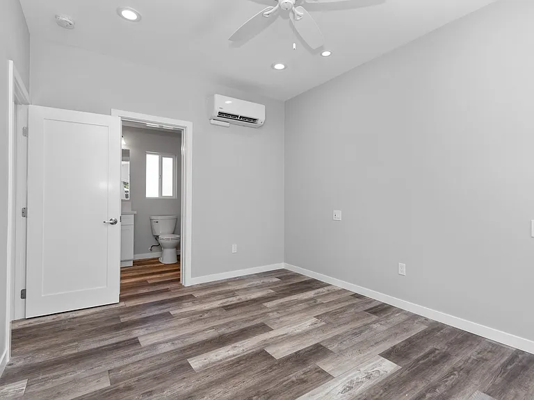 831 E Hoover Ave — Photo 43