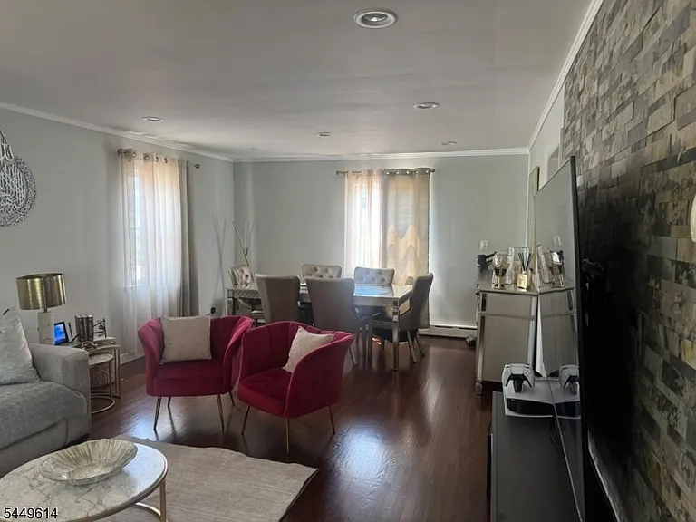 329 Ford Ave — Photo 8