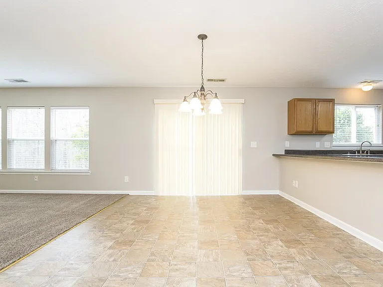130 Sugar Berry Pl — Photo 4