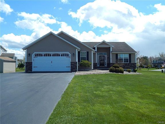 3rd image of 5286 Medasano Cir