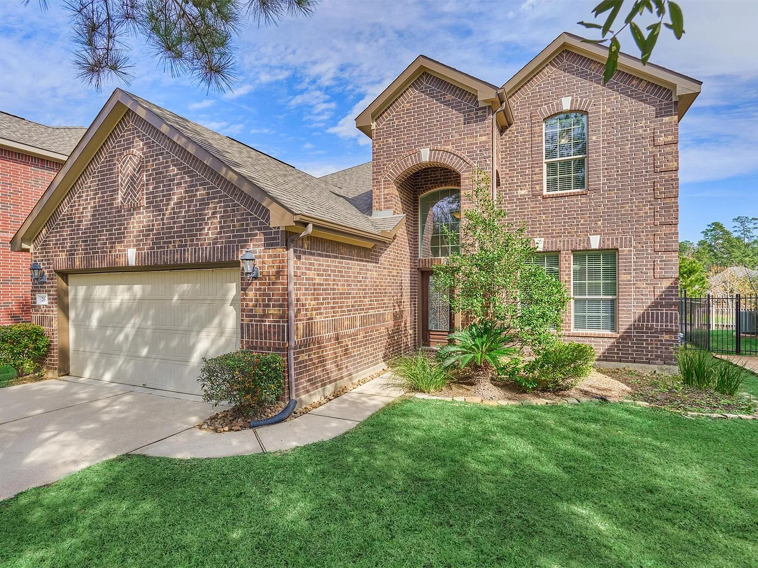 4 bed, 3.5 bath, 2630 sqft, $2,750 — Photo 3