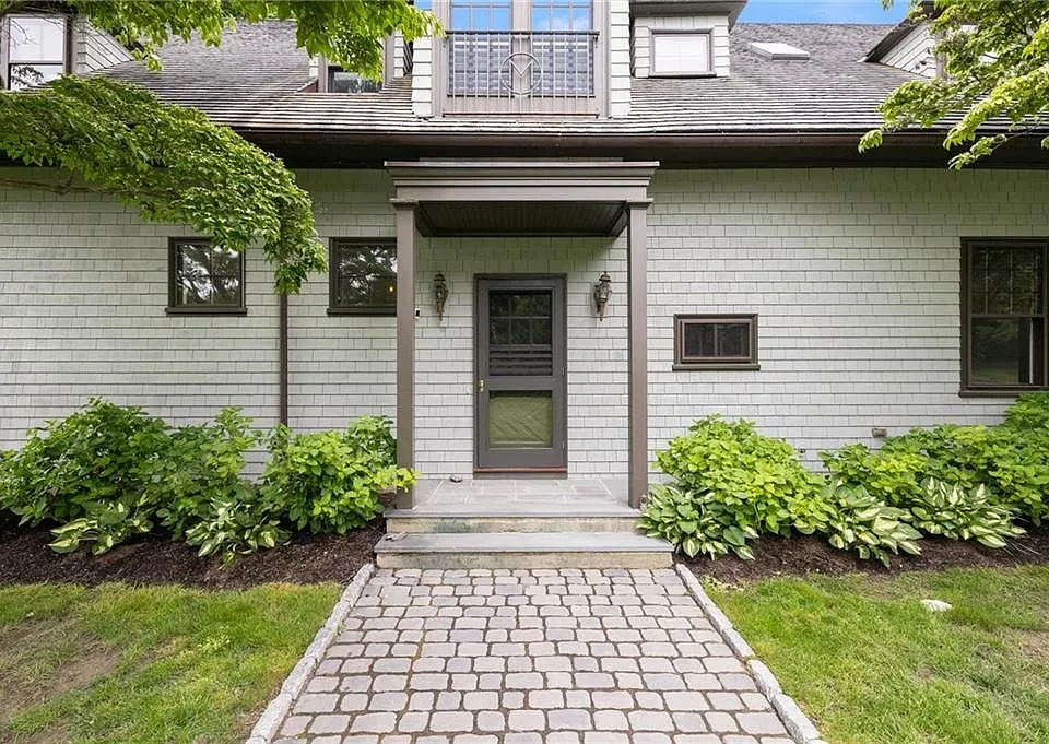 33 Beacon Hill Rd