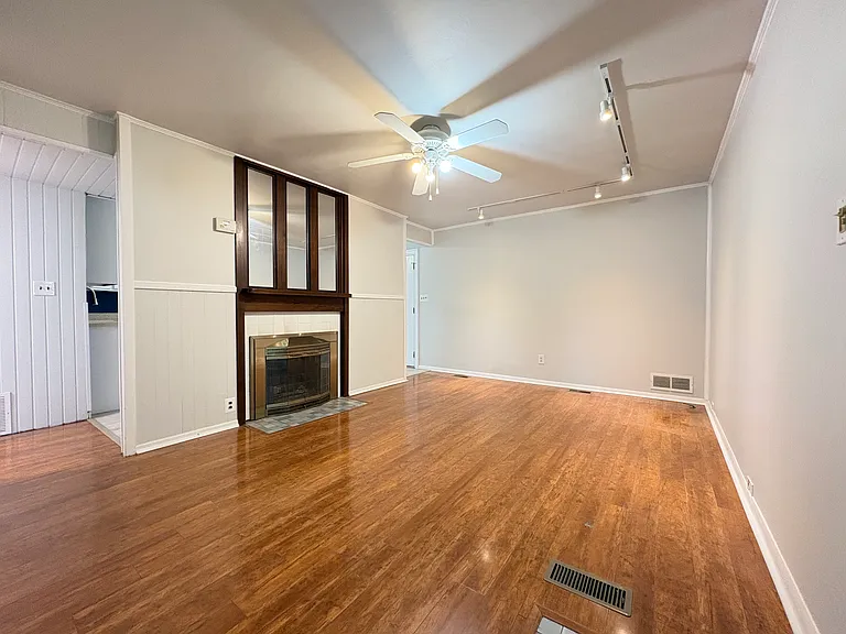 12905 Atlantic Ave — Photo 4