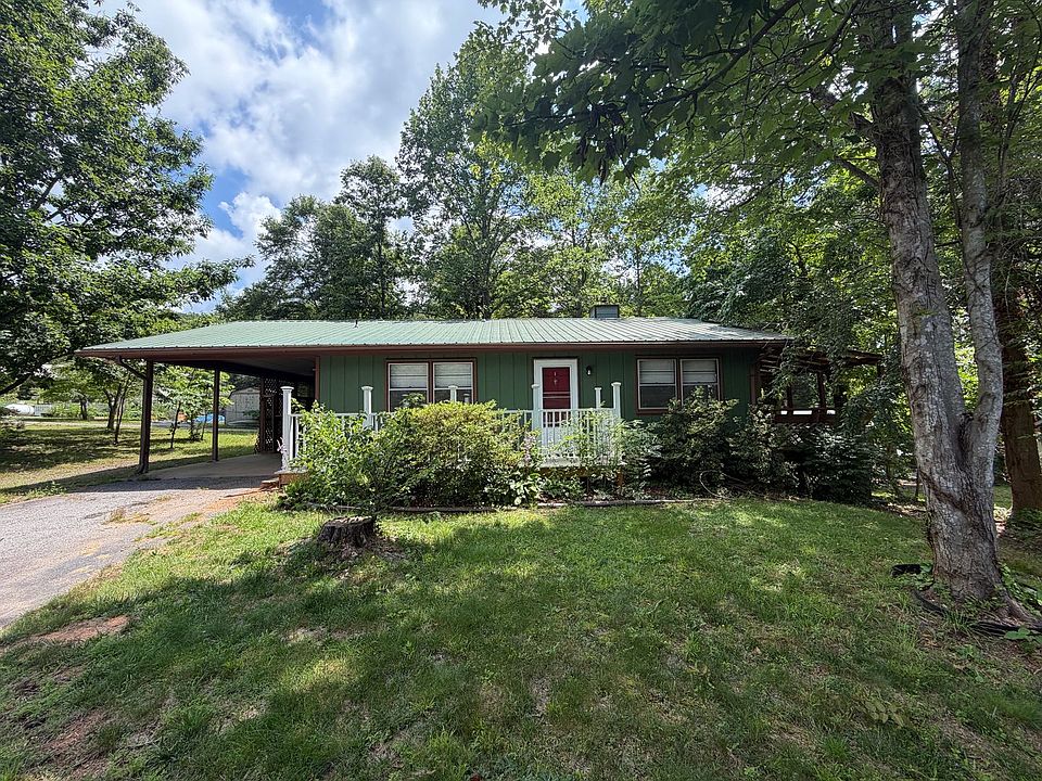 1st image of 6 Jefferson Cir