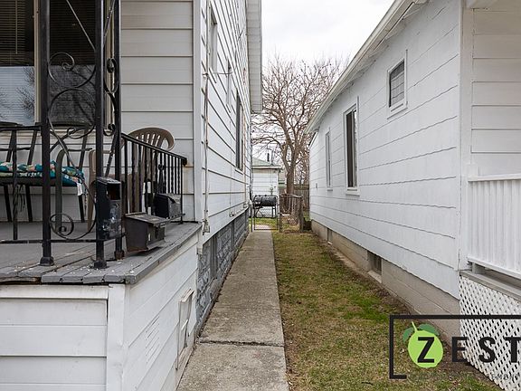 3rd image of 1524 Fort Park Blvd APT 2