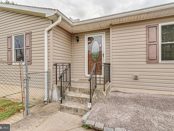 3rd image of 64 Cedar Dr