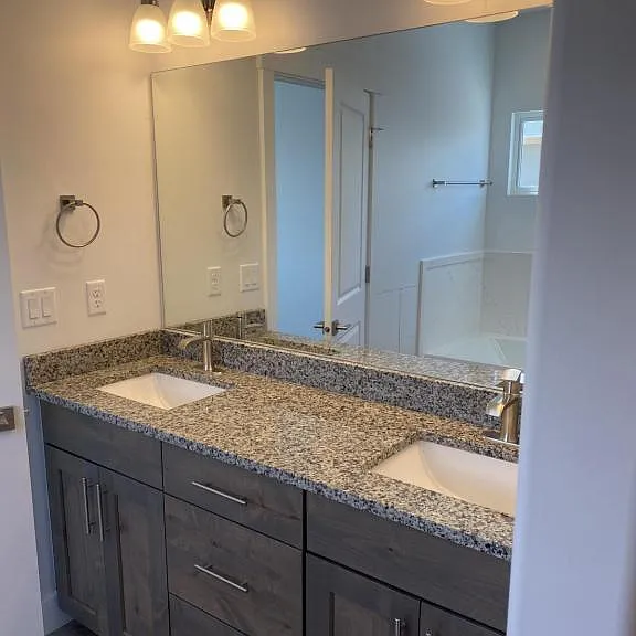 2065 S 3125 W — Photo 12