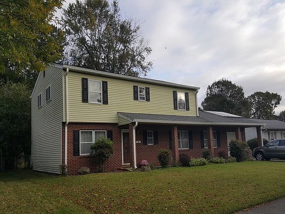 3rd image of 3824 Silina Dr