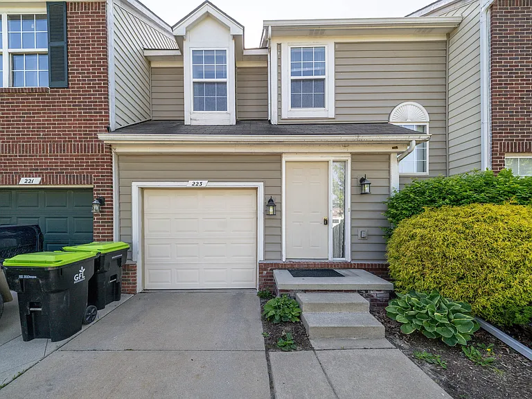223 Tucker St — Photo 3