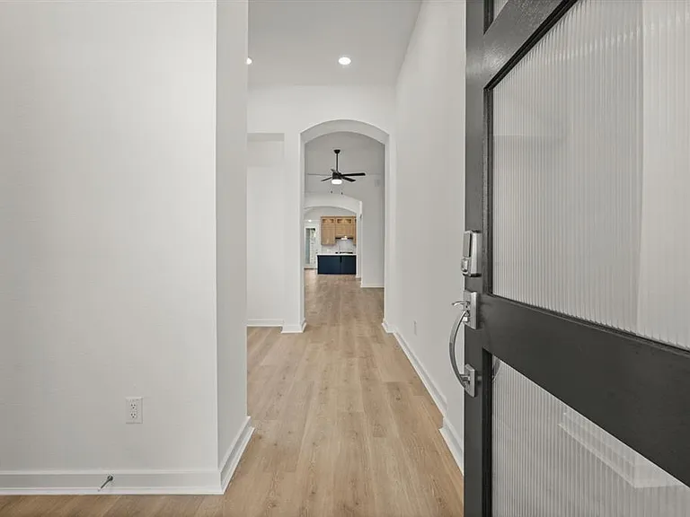 21211 Electric Light Trl — Photo 13