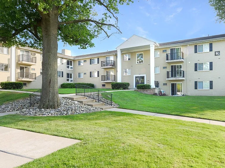 Stonegate at Devon Apartment Homes — Photo 31