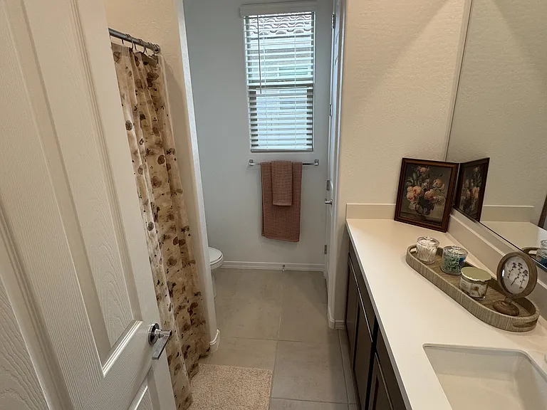 643 W Riparian Dr — Photo 11