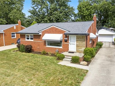 8832 Hillcrest St, Livonia, MI, 48150