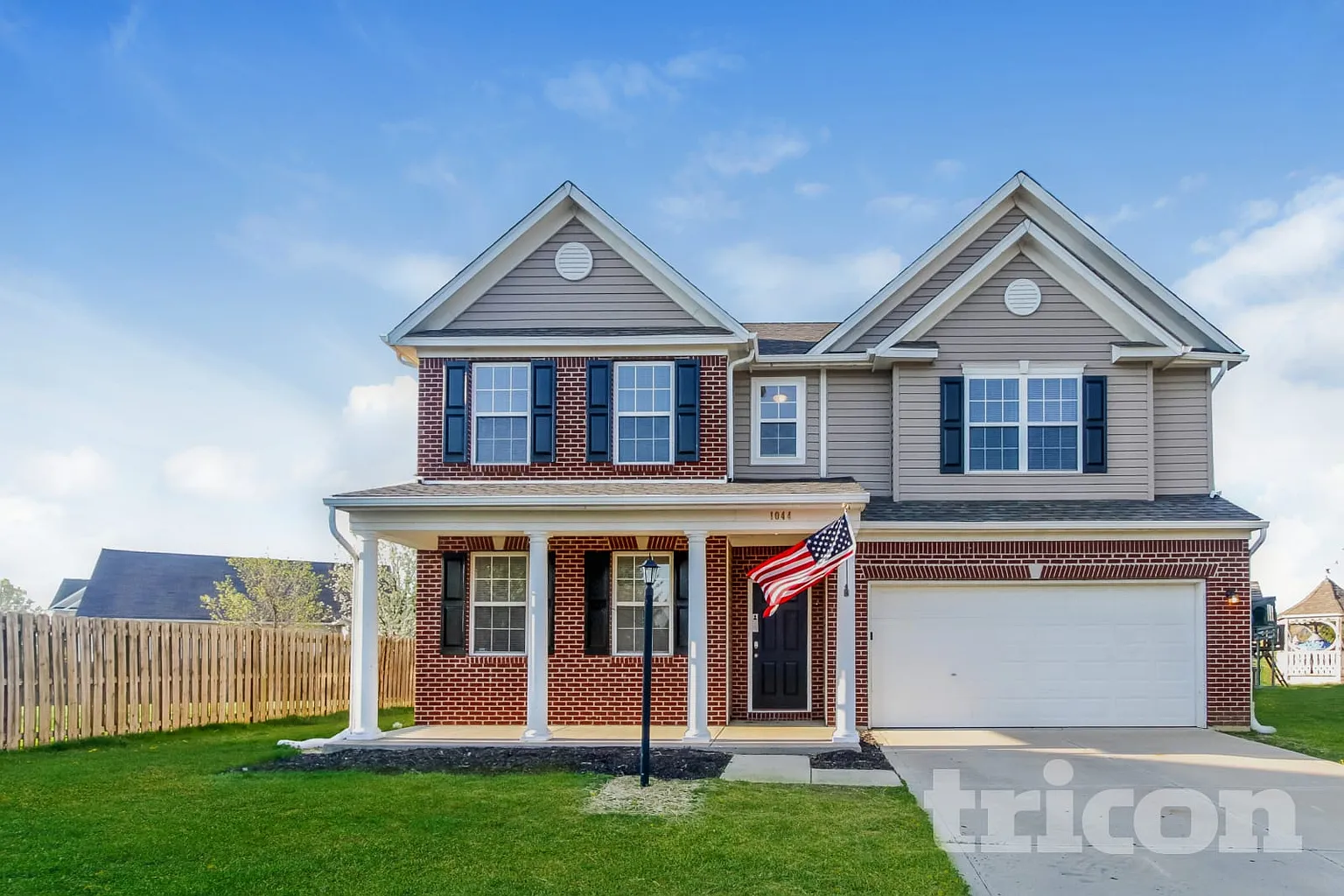 1044 Hazelwood Dr photo 1