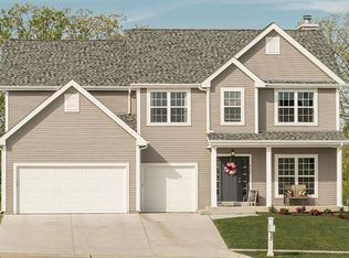 4325 Broken Rock Dr, Wentzville, MO 63385