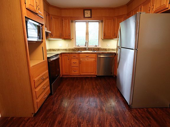 2nd image of 298 Oaklawn Dr
