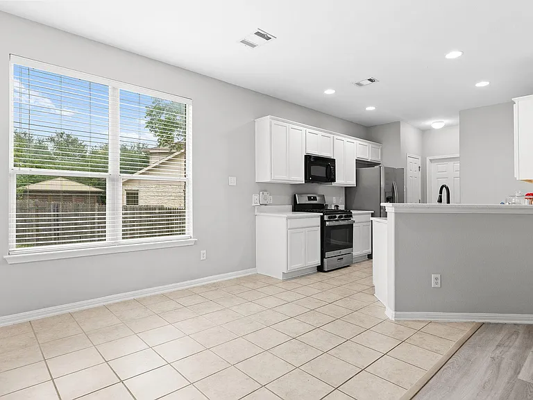 2400 Saddle Blanket Pl — Photo 14