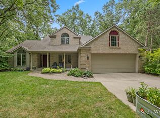 1955 Augusta Valley Ln SE, Ada, MI 49301