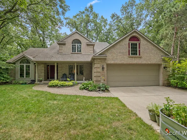 1955 Augusta Valley Ln SE, Ada, MI 49301
