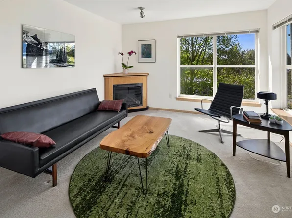 9057 Greenwood Avenue N #304, Seattle, WA 98103