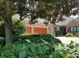 N79W13091 Country Club Dr, Village Of Menomonee Falls, WI 53051