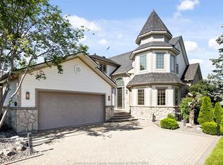 504 Gold Coast Dr, Amherstburg, ON N9V 4B2
