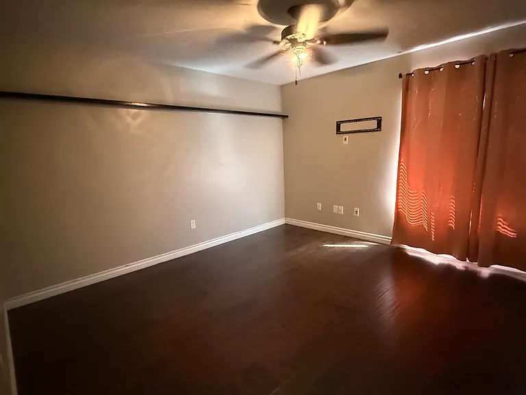 9409 High Oak Dr — Photo 15