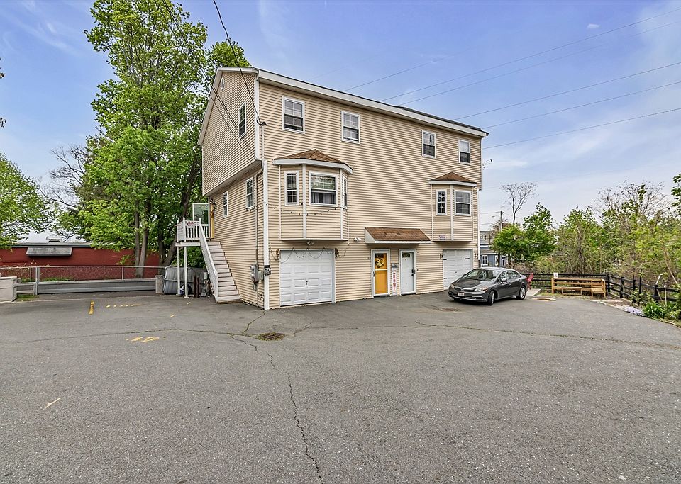 1st image of 14 Tyler St #1